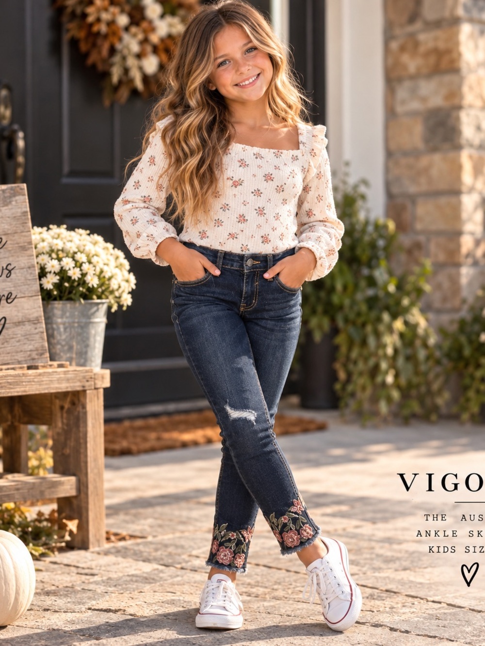 Vigoss Girls Sz 10 Austin Skinny Jeans Floral Embroidered Raw Hem Distressed